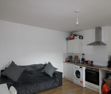 First Floor Flat Seaside, Eastbourne - Photo 5