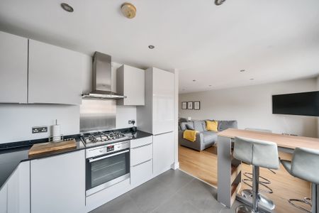 North Town Road, Maidenhead - Photo 3