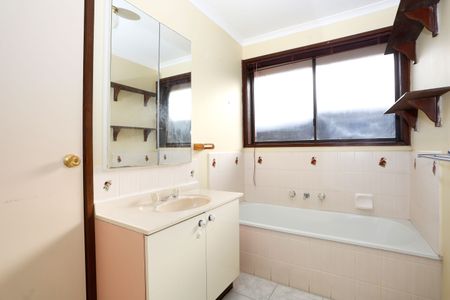 Spacious 3-Bedroom Home in Epping - Photo 5