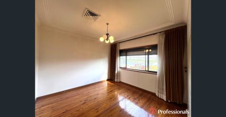 Charming Family Home in Smithfield - Photo 2