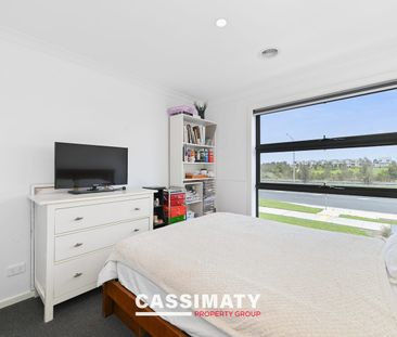 Modern Living in the Heart of Lochaven Estate - Photo 3