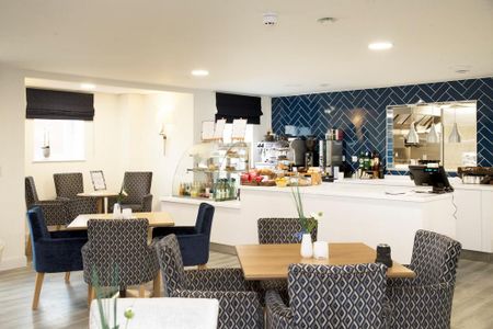 1 bedroom retirement property to rent - Photo 3