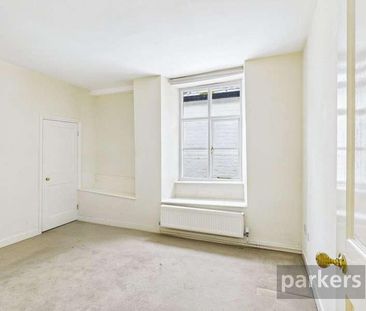 High Street, Highworth, Swindon, Wiltshire, SN6 - Photo 5