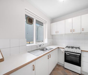 Spacious One Bedroom Apartment - Photo 5