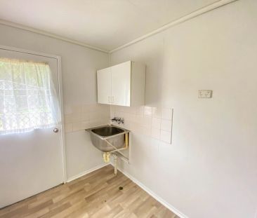 Comfortable Family Home! - Photo 4