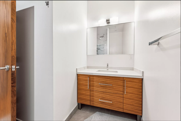 Master Room & Ensuite Bath - Eglinton - Photo 1