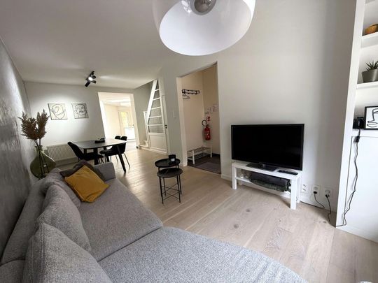 Recent gerenoveerd en volledig gemeubeld rijhuis met tuin te huur - Photo 1