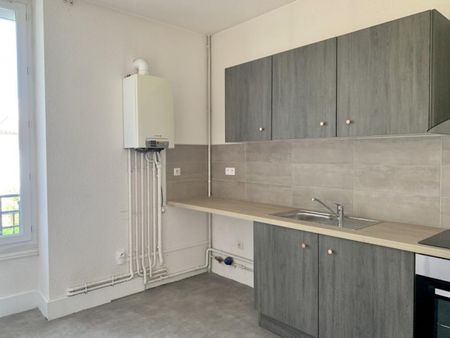 A LOUER - APPARTEMENT T3 - ROANNE SECTEUR GARE - Photo 5