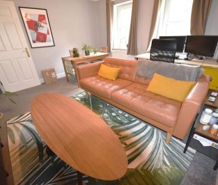 2 bedroom Flat in Montagu Drive, Leeds - Photo 4