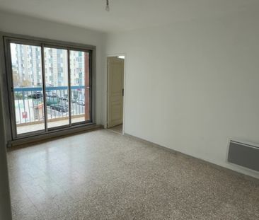 Location Appartement 4 pièces 65m² MARSEILLE 15ème - Photo 6