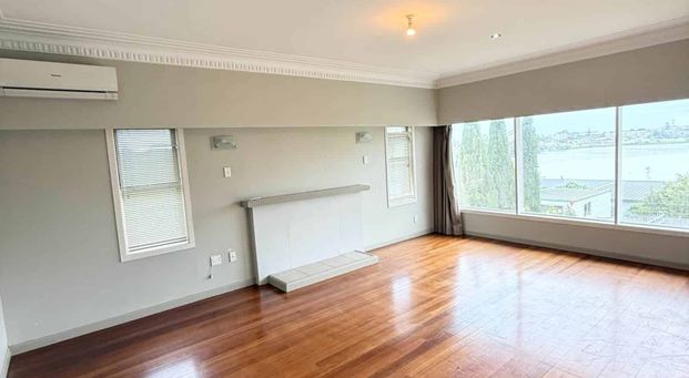 3 Bed 1 Bath with stunning view - Photo 1