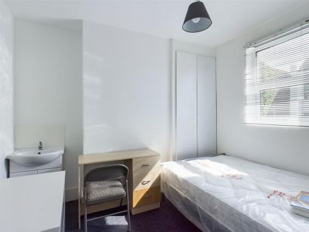 6 bedroom terraced house to rent - Photo 3