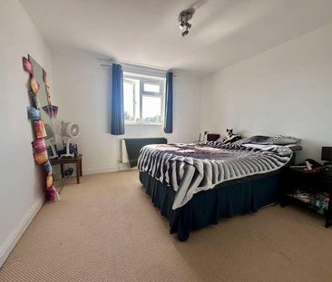 Lower Northam Road, Hedge End, SO30 - Photo 2