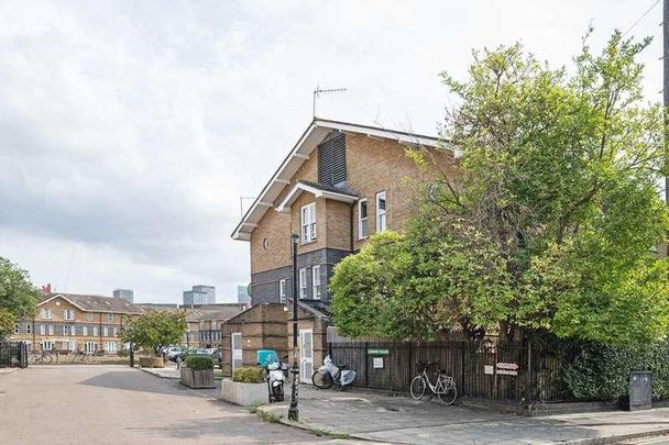 Leabank Square, Hackney, E9 - Photo 1