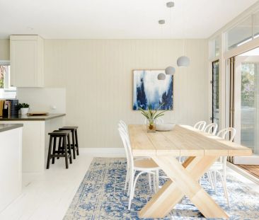Luxurious Four Bedroom Home with Ocean Views - Fully Furnished - Photo 5