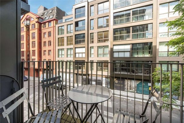 Spacious, bright 2 bedroom apartment which is presented in excellent order throughout. Benefiting from a 24/7 concierge and balcony. - Photo 1