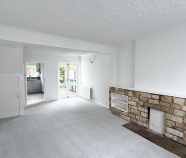 2 bedroom end of terrace house to rent - Photo 4