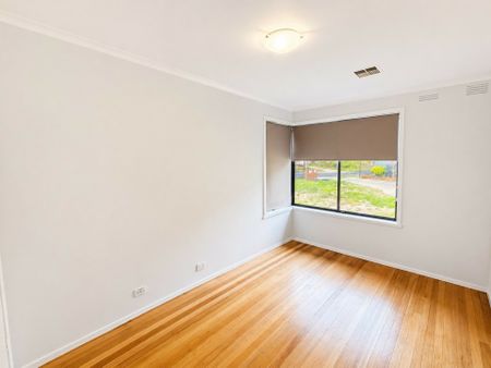 Updated Comfort & Convenience in the Heart of Knoxfield - Photo 2