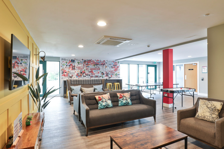 1 bedroom in a flat share to rent - Photo 3