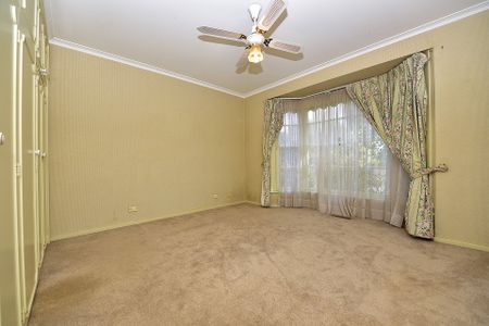 1 Franklin Court, Glen Waverley - Photo 2