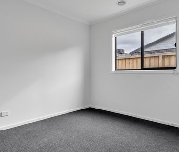 Family Home - Photo 4