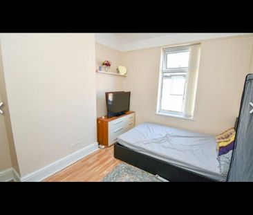 3 Bed Terraced House, Fairfield Road, CH42 - Photo 1