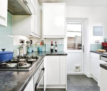 2 bedroom maisonette to rent - Photo 6