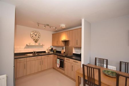 2 bedroom apartment to rent - Photo 5