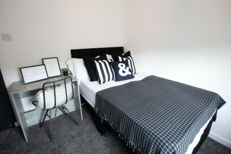 5 bedroom flat to rent - Photo 4