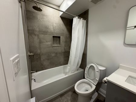 For Lease - 696 Winona Drive Unit# B, Toronto, Ontario - Photo 4