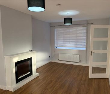 2 bedroom end of terrace house to rent - Photo 2