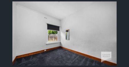 Ideal for Students or Families - In the heart of Sandy Bay! - Photo 5