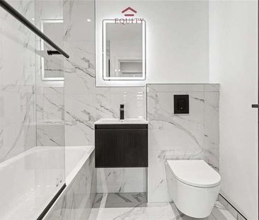 Bullsmoor Lane, Enfield, EN3 - Photo 2