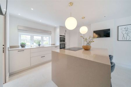 An exceptional home offering a taste of London, in the heart of Chislehurst. - Photo 2