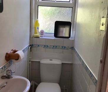 Room in a Shared House, The Highway, BN2 - Photo 3
