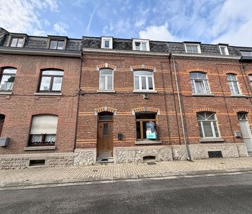 Huis te huur in Saint-Servais voor € 1.100 met 4 slaapkamers - Foto 3