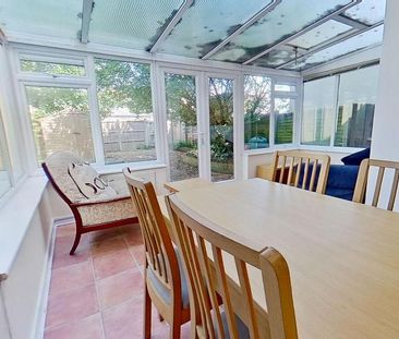 4 bedroom semi-detached house to rent - Photo 6