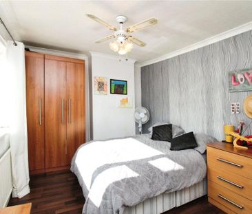 2 bedroom semi-detached house to rent - Photo 5