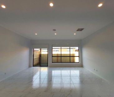 Splendid 4Br Family Home in Bonnie Brook! - Photo 4