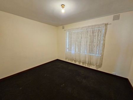Delightful 2-Bedroom, 1-Bathroom Unit *Open Thurs 18th Dec 4.30 to 4.45* - Photo 5