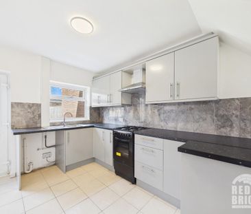 3 bedroom terraced house to rent - Photo 3