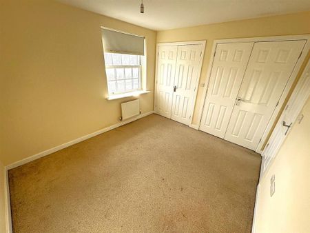 4 bedroom semi-detached house to rent - Photo 4