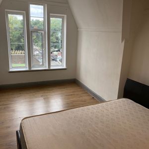 Room in a Shared House, London, N4 - Photo 3