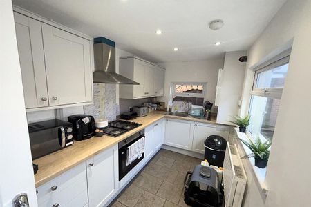 236 Donegall Road, Belfast BT12 5NE - Photo 4