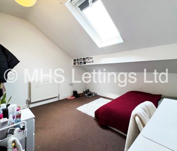 4 Bedroom Mid Terraced House for rent in Hessle Mount - Photo 2