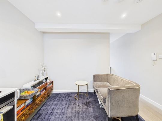 Studio to rent - Photo 1