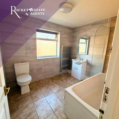 4 bedroom link detached house to rent - Photo 1