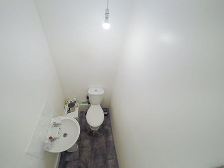 Room in a Shared House, High Road Leytonstone, E11 - Photo 5