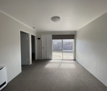 SPACIOUS TWO BEDROOM UNIT IN QUIET HERNE HILL - Photo 1