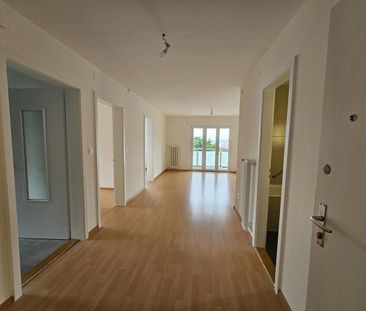 Beautiful renovated 4-room apartment in Neuchâtel - Photo 5